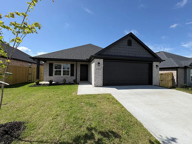 1105 Maclaren Ave — Photo 5