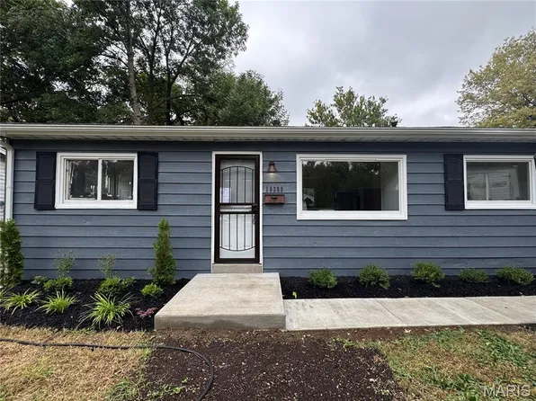 10309 Duke Dr, Saint Louis, MO 63136