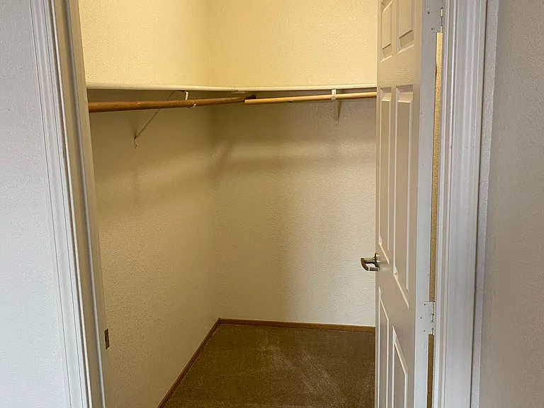 4319 Railroad Ave #8 — Photo 7