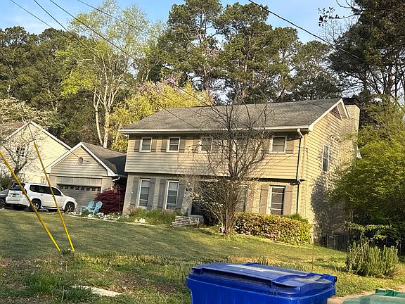 2nd image of 1222 W Nancy Creek Dr NE