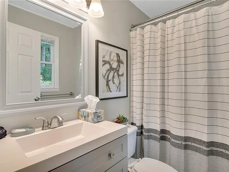 209 Caboose Ln — Photo 13