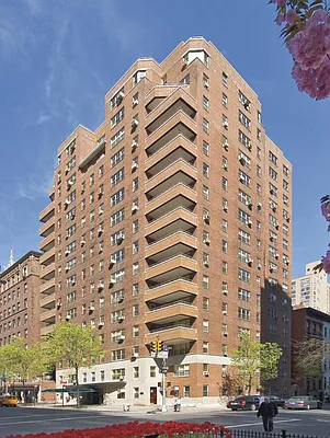 Rented by Stonehenge NYC LLC | media 11