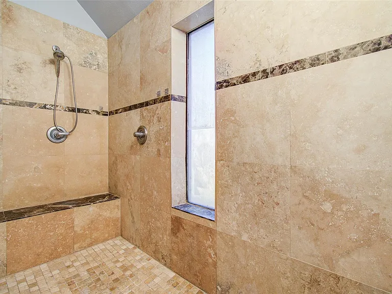 14731 Raven Hollow Ln — Photo 25