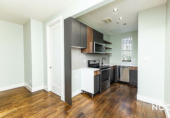 3rd image of 238 Pulaski St #1F