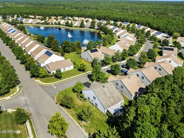 2 Chalfont Lane, Manchester, NJ 08759