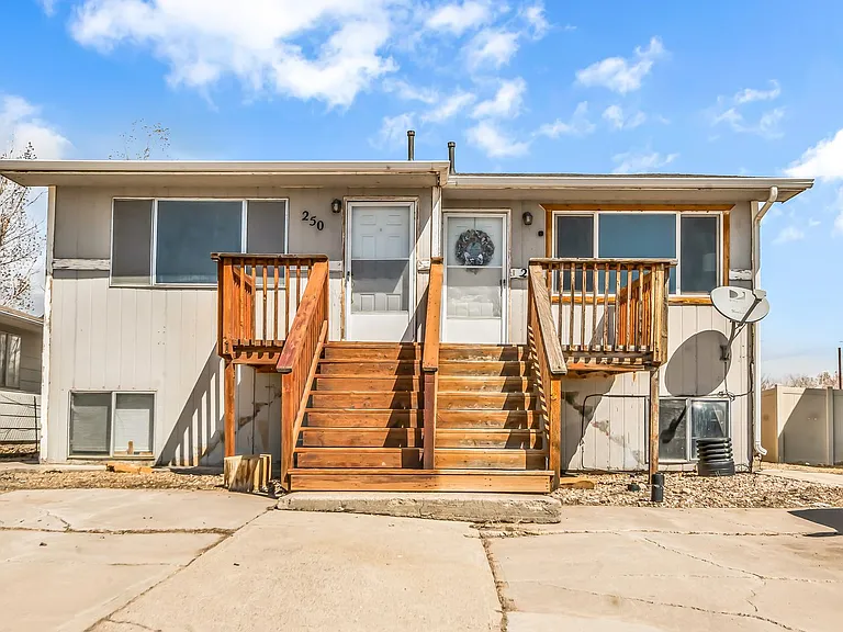 252 E Rangely Ave — Photo 2
