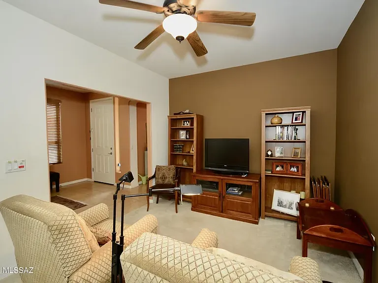 733 W Shadow Wood St — Photo 4