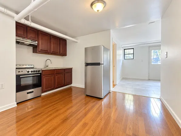 574 Jefferson Avenue image 1 of 7
