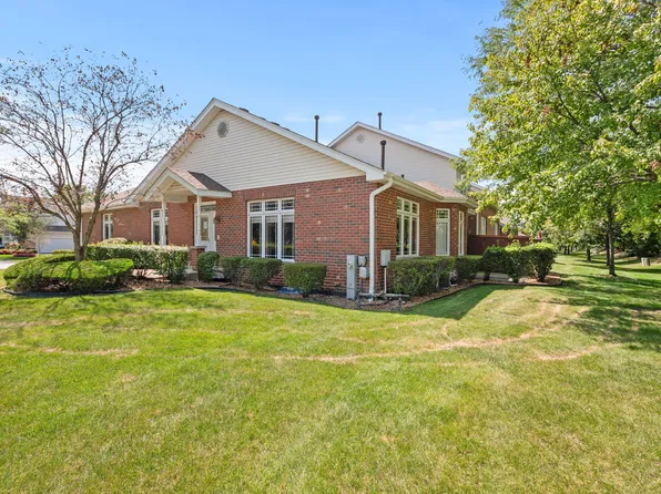 10710 Canterbury Dr, Mokena, IL 60448