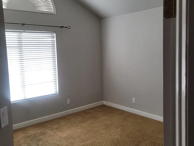 916 Evert Ct — Photo 8