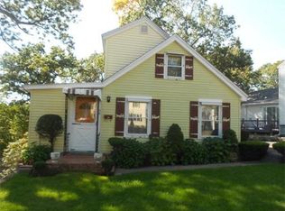 26 Hillcrest Rd, Waltham, MA 02451
