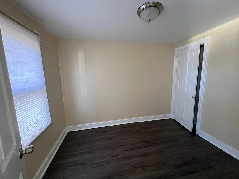 510 W Hanover St — Photo 9