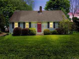 10 Pearl St, Clinton, CT 06413