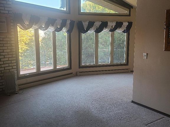 3rd image of 100 E Lake St APT 2