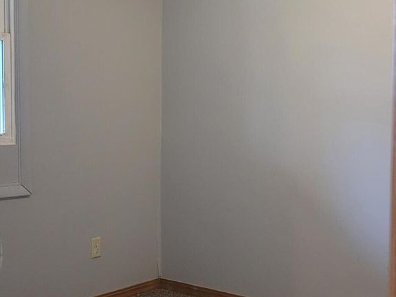 5th image of C 1400th Ave