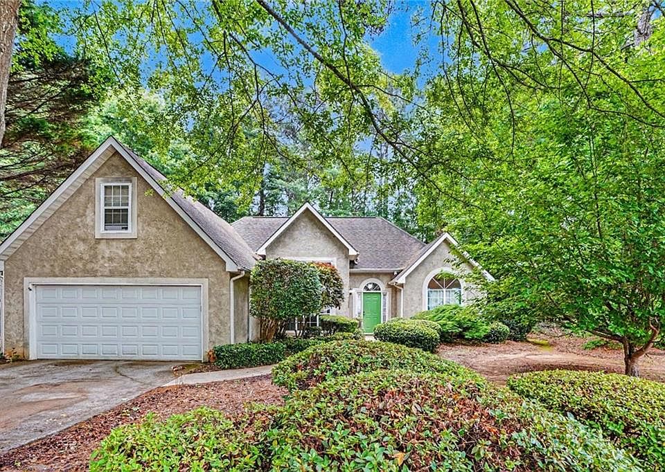 1st image of 393 Victoria Ln