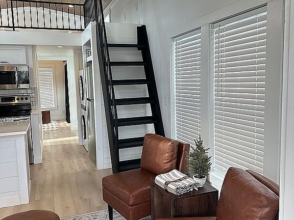 4th image of 13625 African Hill Rd #401