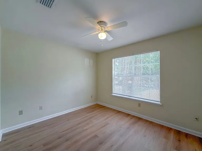 836B W Georgia St — Photo 13
