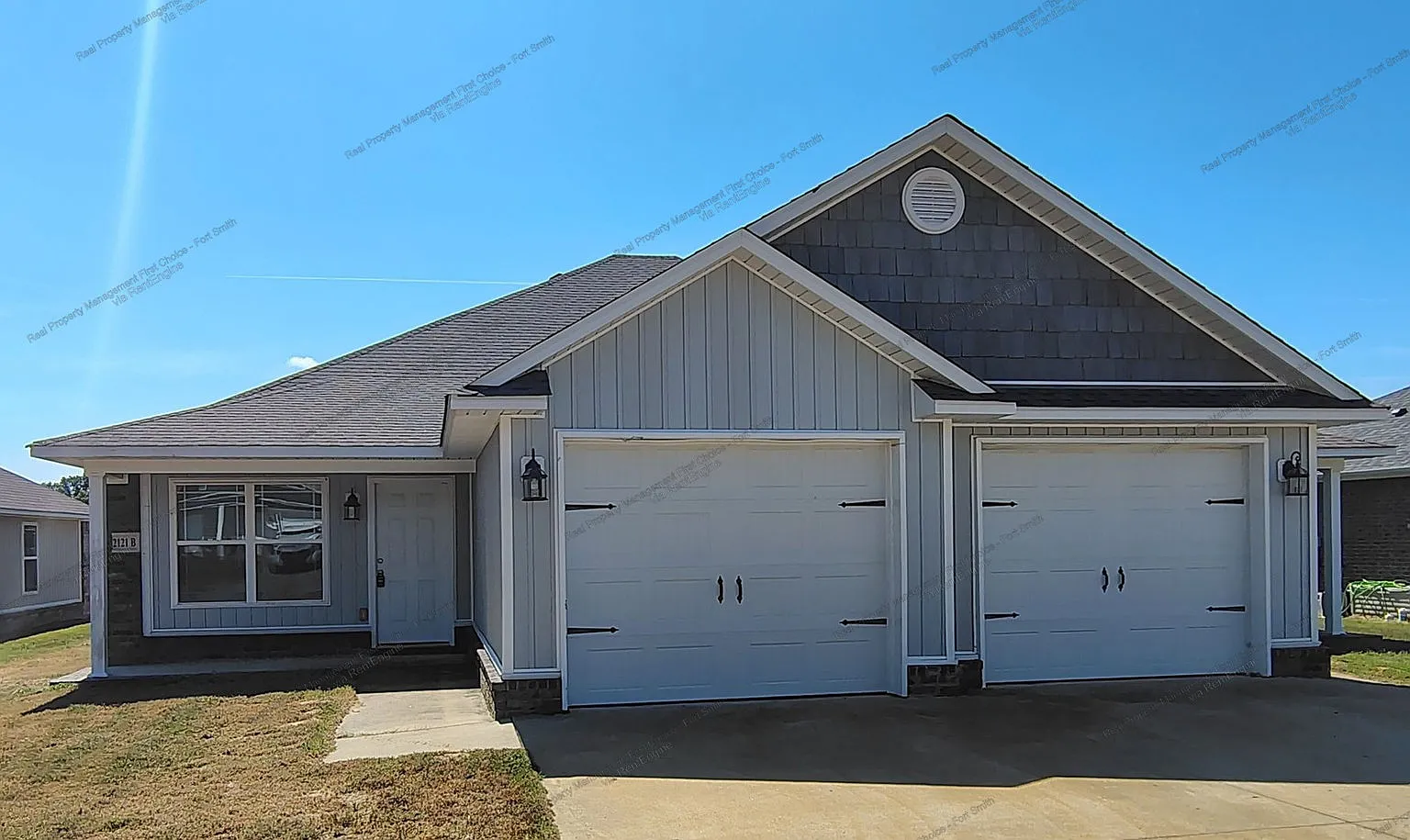 3 bed, 2.0 bath, 1400 sqft, $1,400 — Photo 1