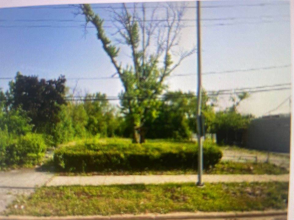 2nd image of 8825 W 95th St