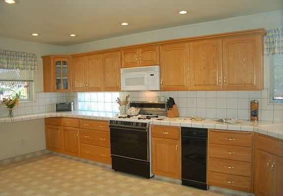 3rd image of 385 E Olive Ave