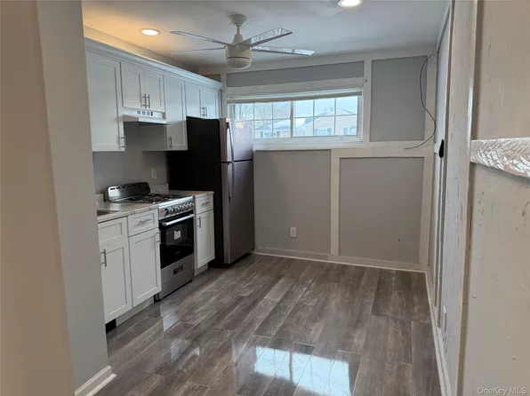 3975 Anne Dr, Seaford, NY 11783