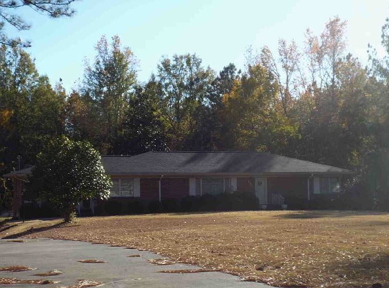2nd image of 651 3rd Ave S