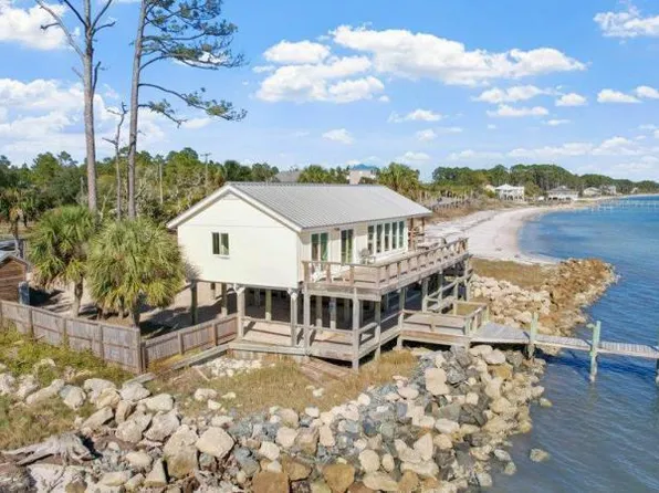 2120 Highway 98 W, Carrabelle, FL 32322