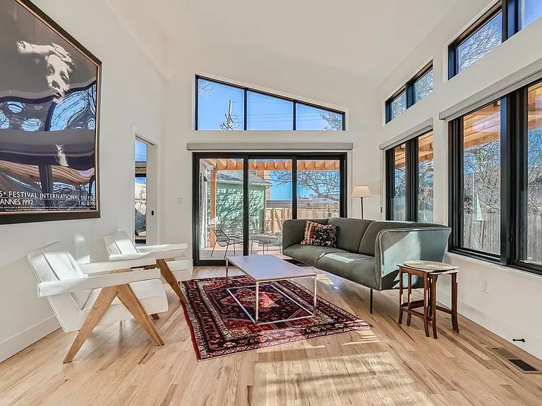 824 La Farge Ave — Photo 10