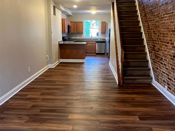 2nd image of 2527 Ashland Ave
