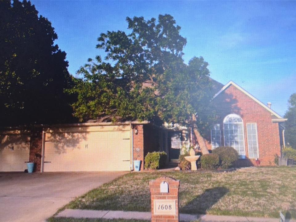 1st image of 1608 Natchez Rd