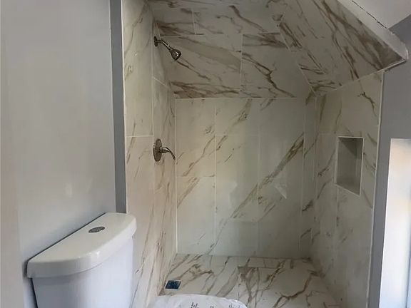 3rd image of 1714 Sumac St #3