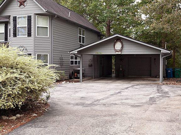 3rd image of 105 Hazel Dr
