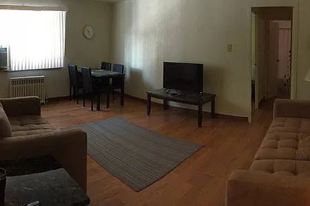 545 South Aiken Ave — Photo 2