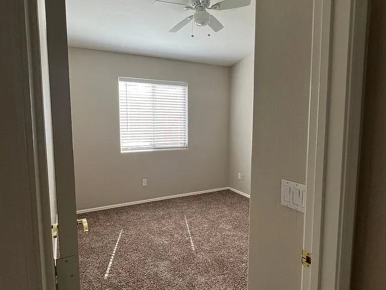 33889 N Barbara Dr — Photo 19