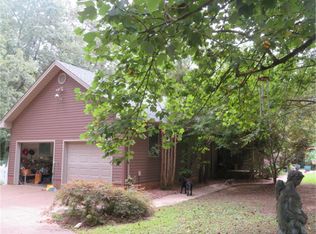 1496 Slaughters Lake Rd, Hanson, KY 42413