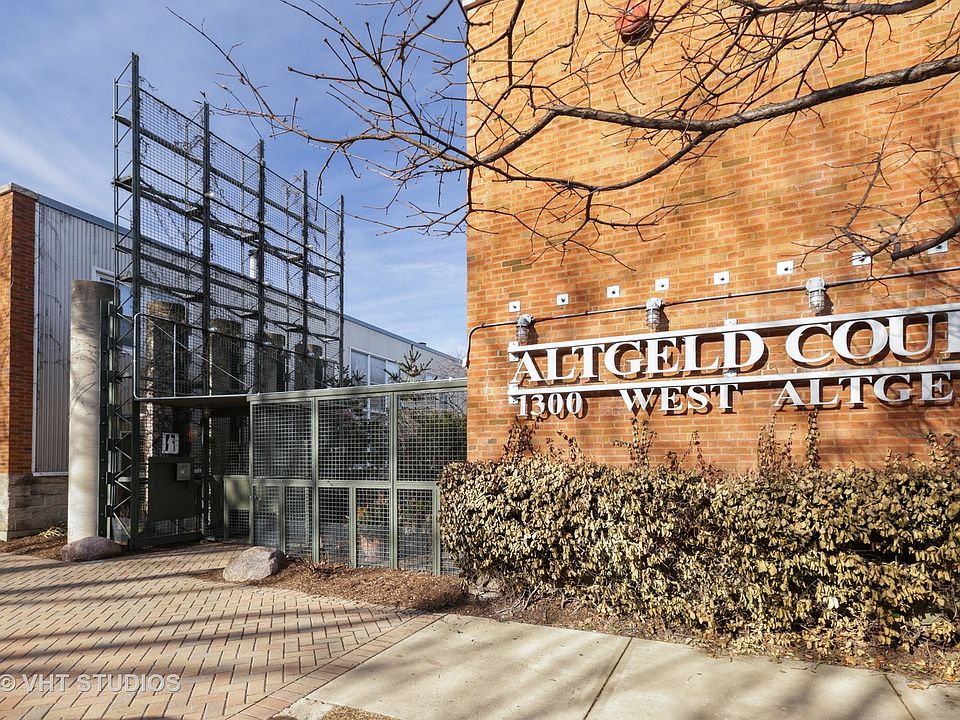 1st image of 1300 W Altgeld St #137