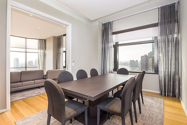 Rented by Chase Global Realty Corp | media 3