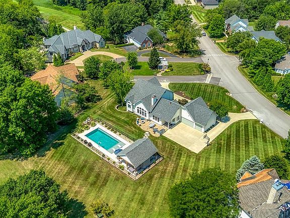 3rd image of 1069 Whitmoor Dr