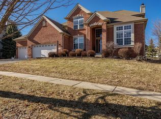 422 Maple Leaf Ln, Poplar Grove, IL 61065
