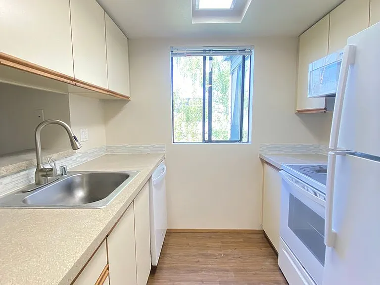 Garden Terrace Apartments — Photo 3