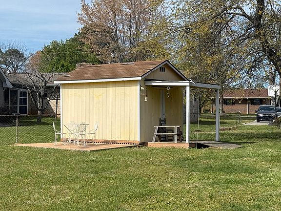 3rd image of 4175 Peerless Rd NW