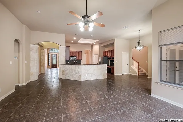 4 bed, 4.0 bath, 3516 sqft, $3,299 — Photo 4