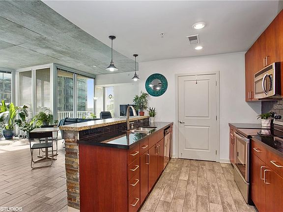 4th image of 155 Court Ave #1202
