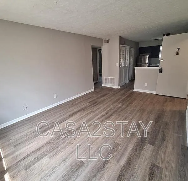 329 Redmar Blvd #11 — Photo 1