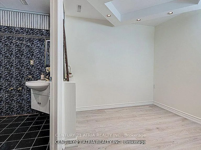 18 Hester Ct — Photo 24