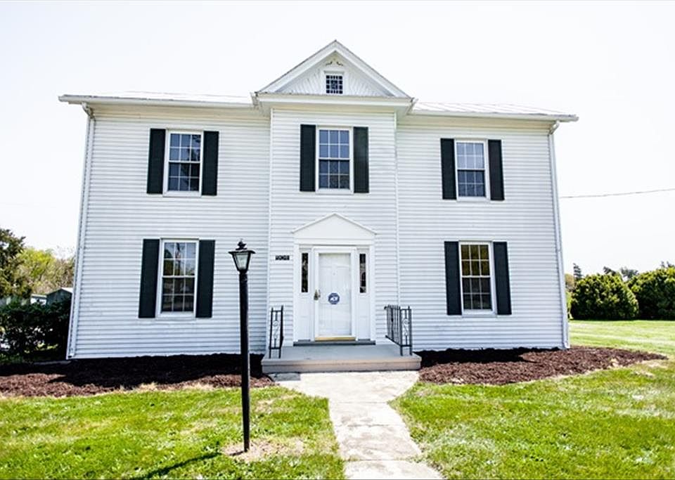 1st image of 904 Mineral Ave