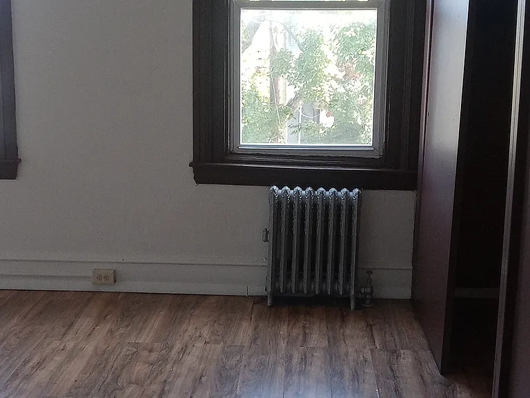3750 N 18th St — Photo 5