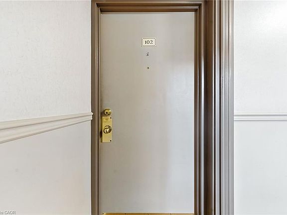 2nd image of 264 Oakdale Ave #102