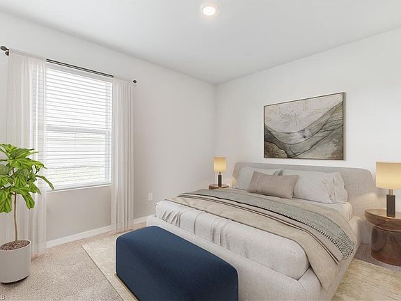 5th image of 1120 NE 5TH PL